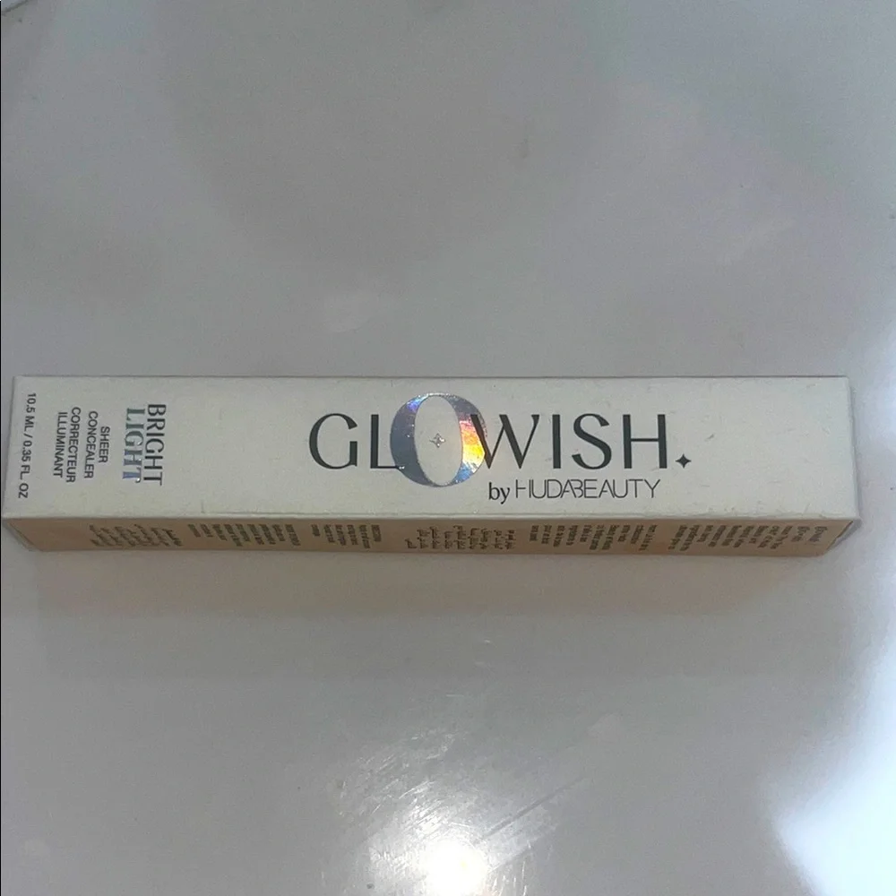 GloWish by Huda Bright Light Hydrating Sheer Vegan Concealer in Fair Light 02